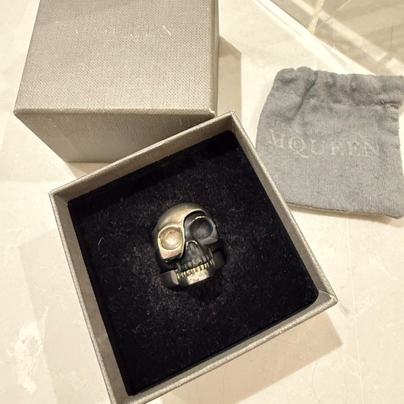 Alexander McQueen Skull Triple Stack Ring Size 8 - Picture 4 of 5